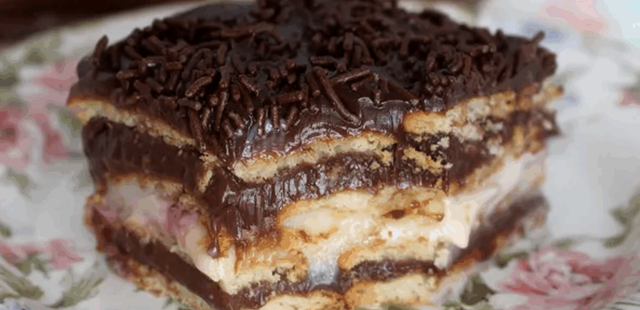 O segredo para fazer o melhor pavê de brigadeiro com morango de todos