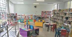 Biblioteca Pública Roberto Santos faz sessão especial para crianças