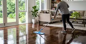 A maneira certa de limpar o chão e evitar que a poeira volte no dia seguinte