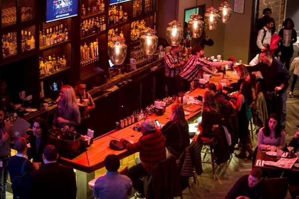 Vista do salão principal do Opry City Stage