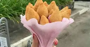 Contra crise, mulher faz sucesso com venda de ‘Buquê de Coxinhas’