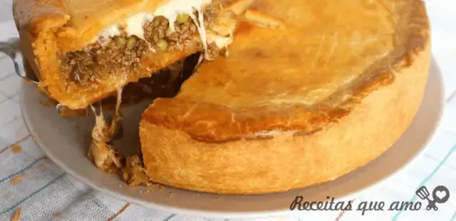 Empadão de carne com queijo que você vai querer fazer sempre