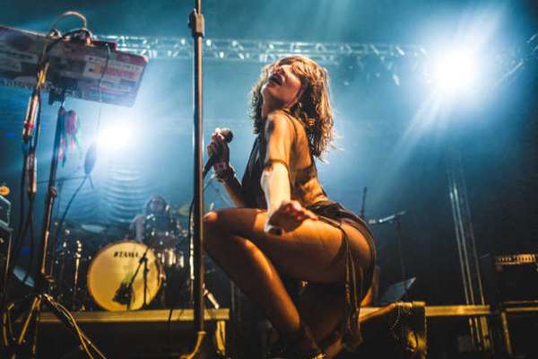 As mina tem poder: Salma Jô