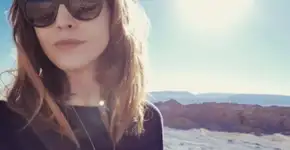 Titi Müller posa de topless em ensaio p&b para fotógrafo