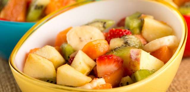 Salada de frutas diferentona para o café da manhã