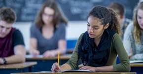 Saiba como motivar seu filho na escola sem prejudicá-lo