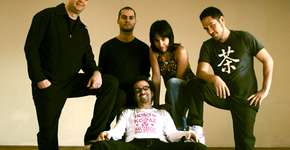 Banda Dr. Morris e os Vivos se apresenta no CCSP