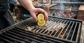 Por que na Itália eles sempre fervem o limão antes de limpar a grelha