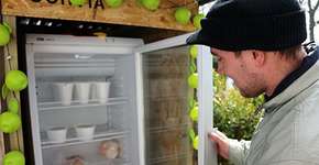 Bruxelas tem uma geladeira pública para pessoas deixarem alimentos a quem precisa