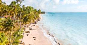 5 destinos no Brasil para quem ama praia, piscina e sol