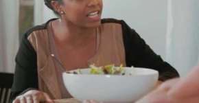 ‘Right in front of my salad?’: meme surgiu de uma cena pornô