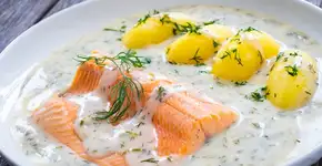 Este incrível salmão grelhado ao molho de ervas vai te conquistar