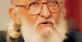 Justiça proíbe governo de atacar a dignidade de Paulo Freire
