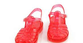 Melissa faz liquidação de sapatos por até metade do preço