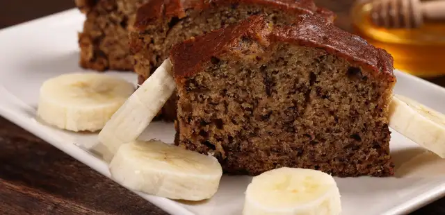 Experimente fazer o melhor bolo de banana para o café da manhã