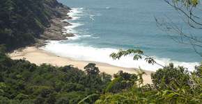 10 praias escondidas em SP que você precisa conhecer nesse verão