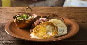 A versão vegetariana do virado à paulista, um dos pratos mais populares de São Paulo