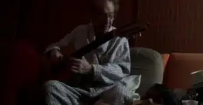Longe do público há 7 anos, João Gilberto aparece em vídeos no Youtube