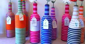 Faça garrafas decoradas com barbante gastando pouco