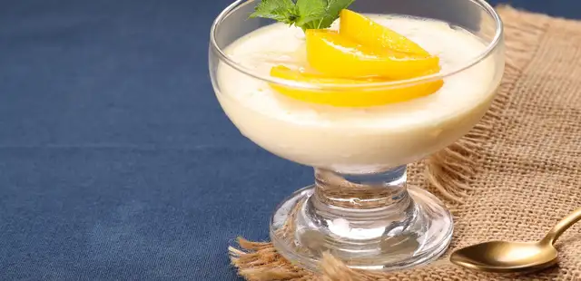 Mousse de pêssego delicioso, fácil e rápido!
