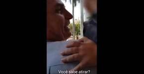 ‘Você sabe atirar?’, pergunta Jair Bolsonaro a criança em SP