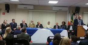 Workshop “Recortando História, Colando Arte” no CCJ