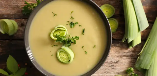 A receita de creme de alho-poró com batata que virou meu novo conforto favorito