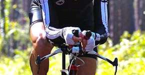 Ciclista de 75 anos usa mágica para driblar o câncer