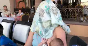 Mulher tem atitude inusitada ao ser impedida de amamentar