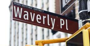 Sinal de trânsito exibe humor e mensagens positivas nas ruas de NY