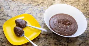 Brigadeiro de colher para comer quentinho com o mozão