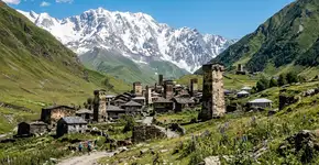 Como é a aldeia mais alta da Europa: ela preserva uma cultura ancestral em um país que é tendência no turismo.