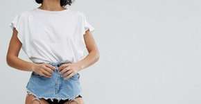 Calça jeans deixa bumbum de fora e causa polêmica na internet