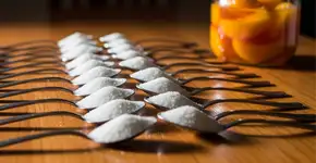 Pode conter até 23 colheres de chá de açúcar, mas ainda assim achamos que é saudável