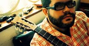 Rômulo Fróes se apresenta no Sesc Consolação