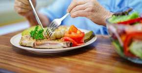 Dietas com baixo teor de carboidratos podem alimentar o câncer colorretal