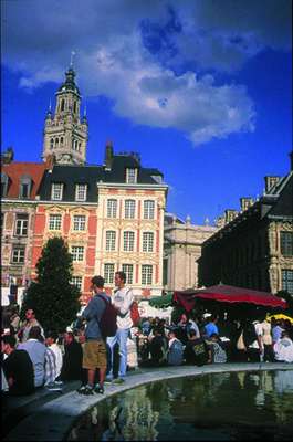 Oportunidades de estudos na França. Divulgação Campus France Brasil 