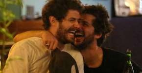 Maurício Destri desabafa após ser flagrado beijando outro ator