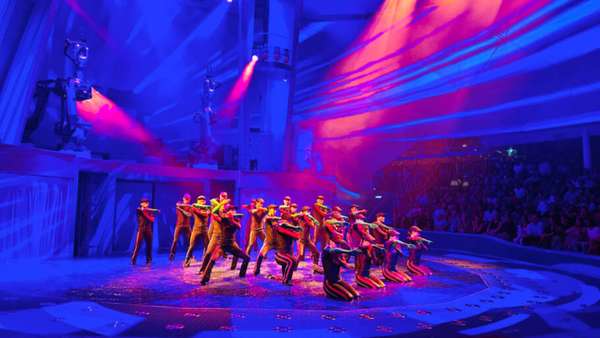 Show e diversão durante as noites do Star of the Seas