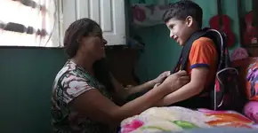 Aos 6 anos, Arthur está na escola: uma história de inclusão