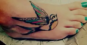 55 ideias criativas de tatuagens para os pés