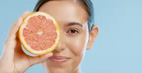 Alimentos que ajudam a acelerar ou retardar o envelhecimento da pele