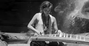 Lorena Hollander faz show instrumental gratuito em Santo André