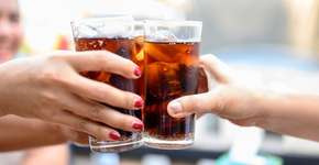 Saiba porque bebidas como refrigerante atrapalham sua noite de sono