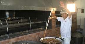 Amigos criam ‘drive-thru de torresmo’ e viram sucesso em Londrina