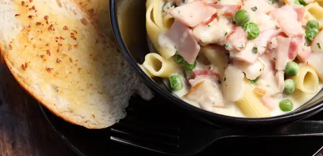 Macarrão penne à romanesca super cremoso