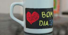 Saiba como fazer lousa na caneca
