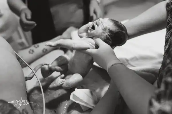 Fotógrafa australiana explora o mundo da gravidez e maternidade