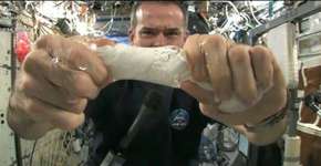 Gravidade zero: astronauta explica como escovar os dentes no espaço