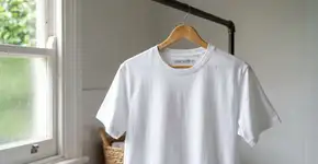 Como lavar roupas brancas para restaurar a cor e eliminar o amarelado